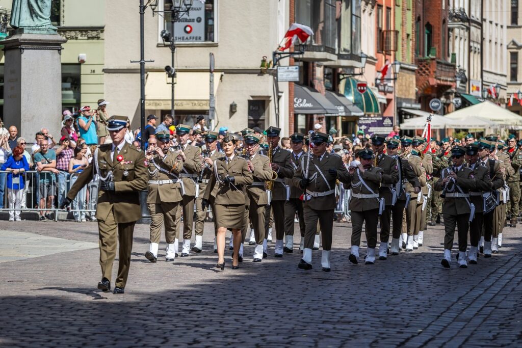 Wojewódzkie obchody Narodowego Święta Trzeciego Maja w Toruniu, fot. Szymon Zdziebło dla UMWKP