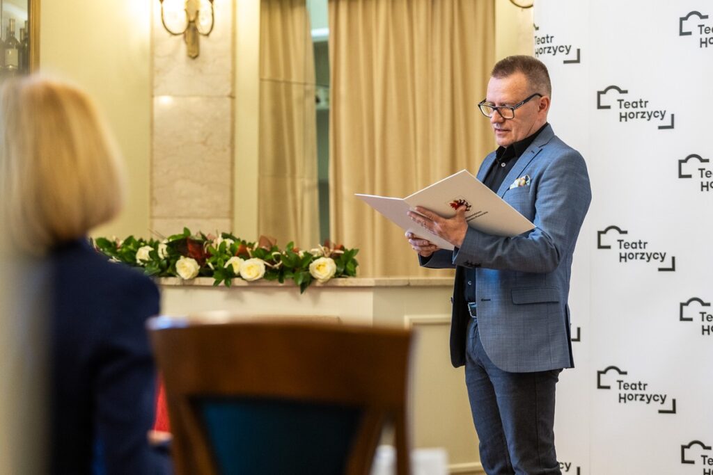 Wręczenie nagród z okazji Dnia Teatru, fot. Szymon Zdziebło/tarantoga.pl dla UMWKP