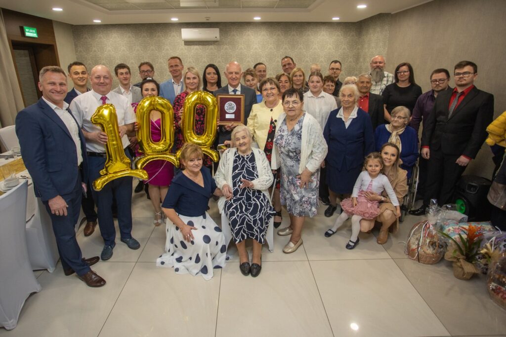 Wręczenie Medalu Unitas Durat Karolinie Niedziałek, fot. Mikołaj Kuras dla UMWKP