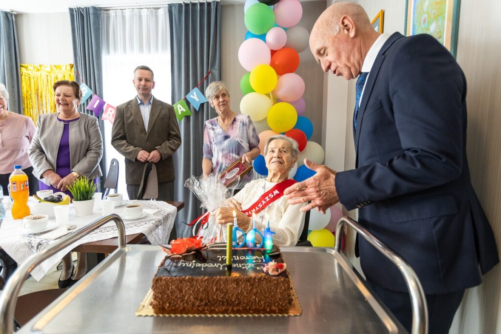 Wręczenie medalu Unitas Durat Weronice Zioło, fot. Szymon Zdziebło/ tarantoga.pl dla UMWKP