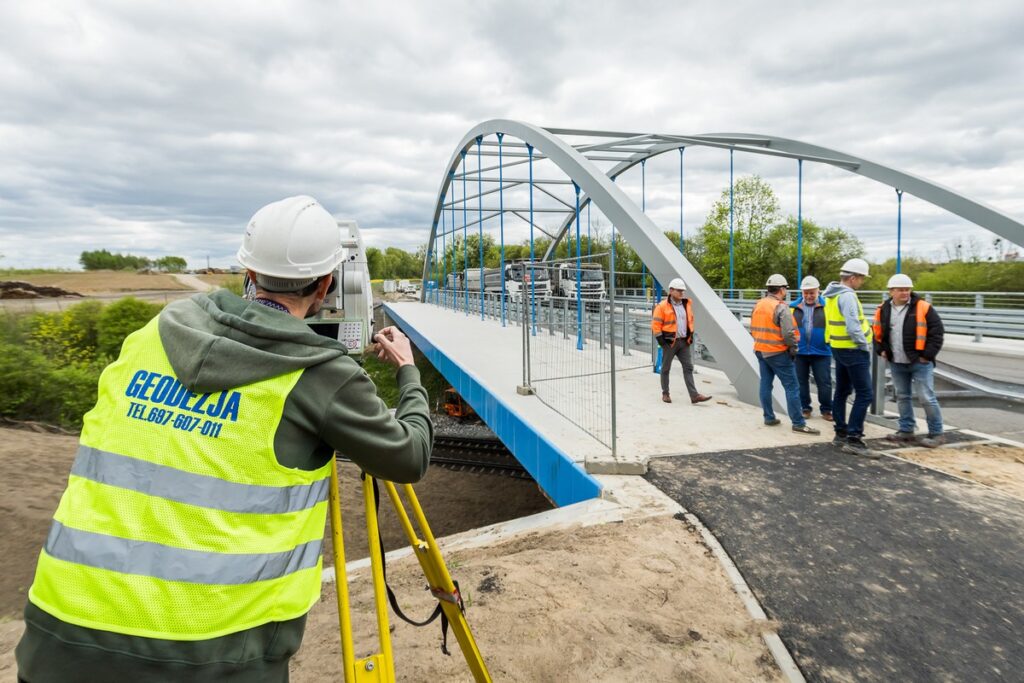 Próbne obciążenie wiaduktu w Terespolu Pomorskim, fot. Tomasz Czachorowski/eventphoto.com.pl dla UMWKP