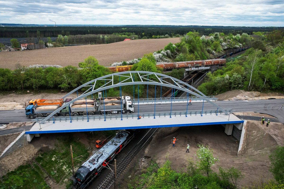 Próbne obciążenie wiaduktu w Terespolu Pomorskim, fot. Tomasz Czachorowski/eventphoto.com.pl dla UMWKP
