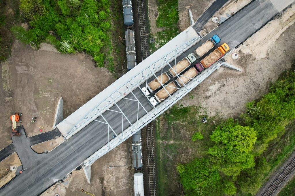 Próbne obciążenie wiaduktu w Terespolu Pomorskim, fot. Tomasz Czachorowski/eventphoto.com.pl dla UMWKP