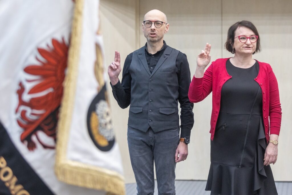 Ślubowanie urzędników, fot. Mikołaj Kuras dla UMWKP