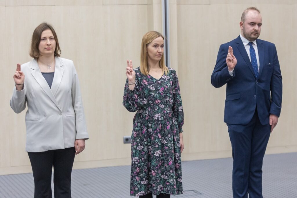 Ślubowanie urzędników, fot. Mikołaj Kuras dla UMWKP