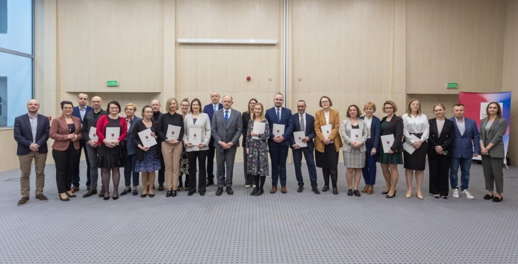 Ślubowanie urzędników, fot. Mikołaj Kuras dla UMWKP