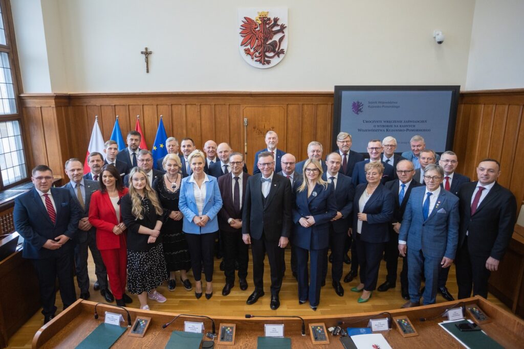 Uroczystość wręczenia zaświadczeń o wyborze do sejmiku województwa, fot. Mikołaj Kuras dla UMWKP