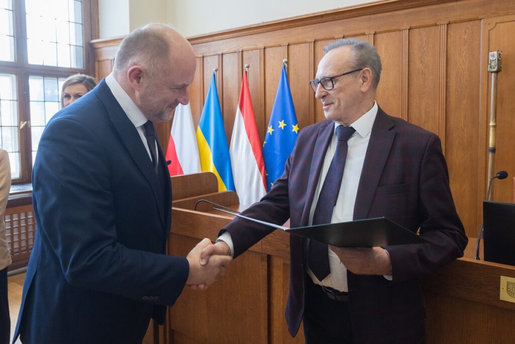 Uroczystość wręczenia zaświadczeń o wyborze do sejmiku województwa, fot. Mikołaj Kuras dla UMWKP