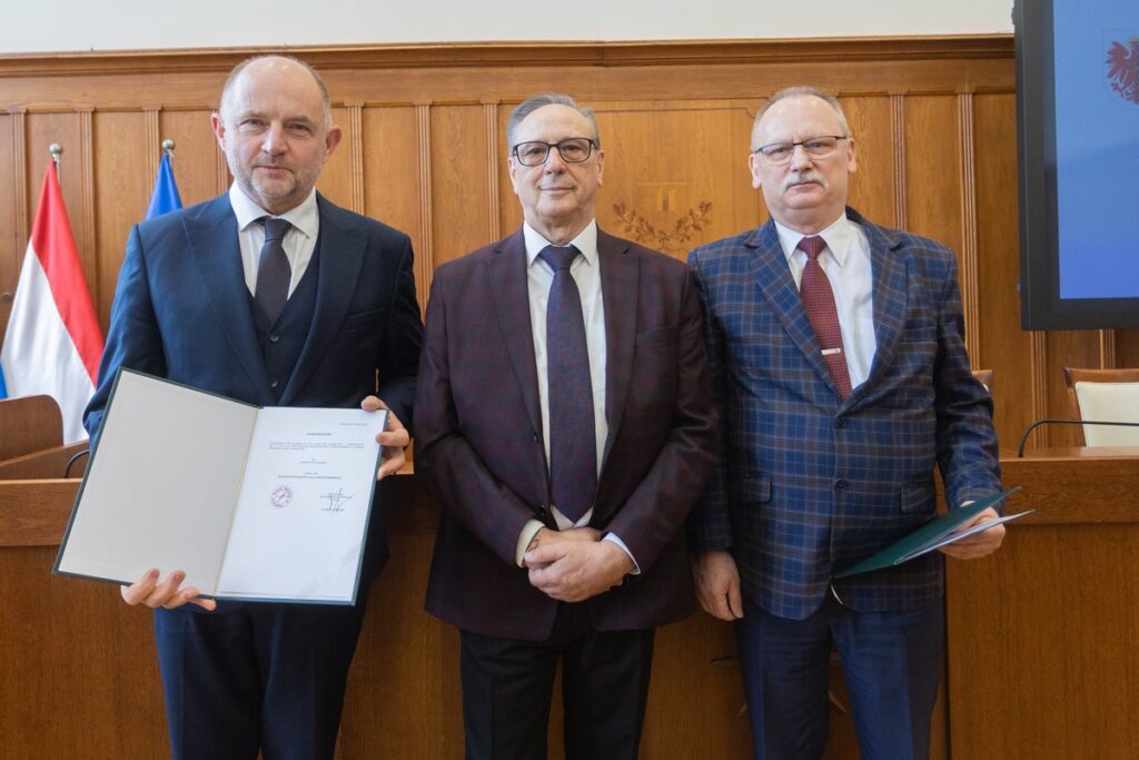 Uroczystość wręczenia zaświadczeń o wyborze do sejmiku województwa, fot. Mikołaj Kuras dla UMWKP