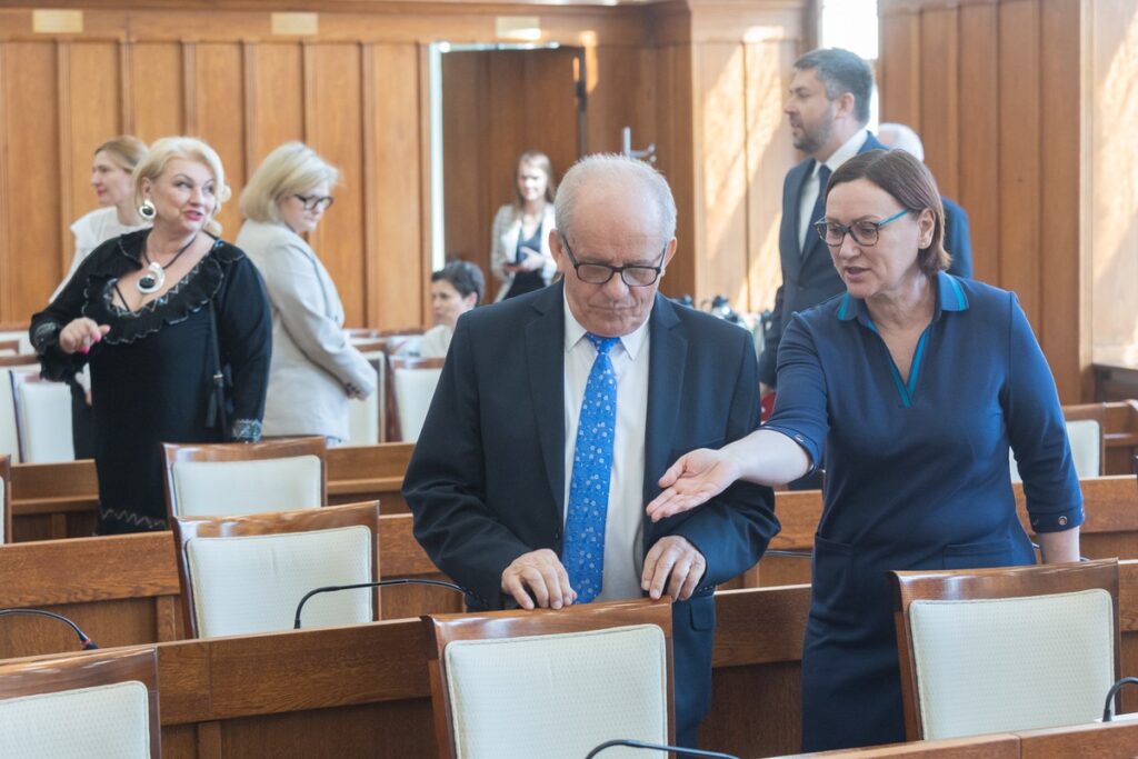 Uroczystość wręczenia zaświadczeń o wyborze do sejmiku województwa, fot. Mikołaj Kuras dla UMWKP