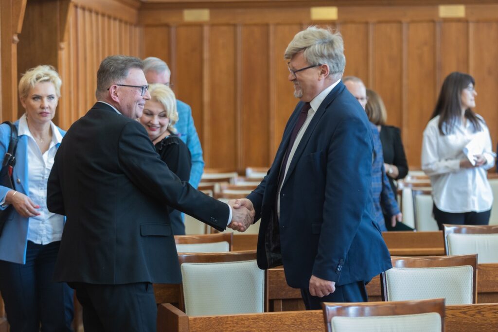 Uroczystość wręczenia zaświadczeń o wyborze do sejmiku województwa, fot. Mikołaj Kuras dla UMWKP