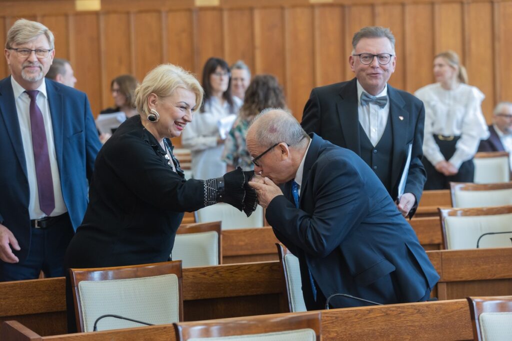 Uroczystość wręczenia zaświadczeń o wyborze do sejmiku województwa, fot. Mikołaj Kuras dla UMWKP