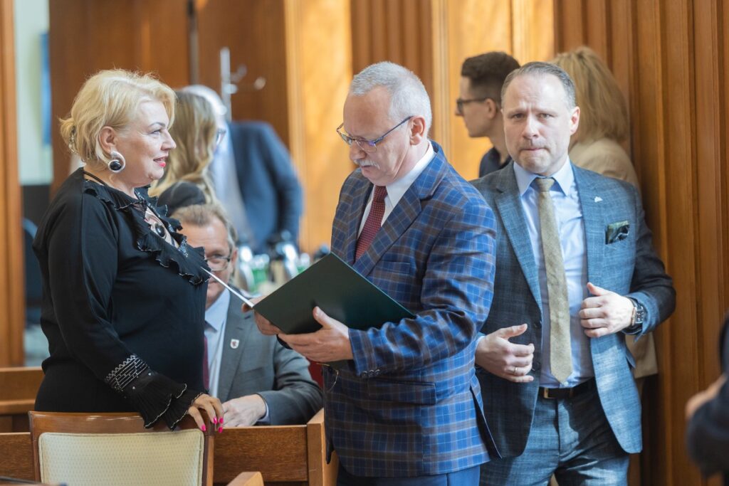 Uroczystość wręczenia zaświadczeń o wyborze do sejmiku województwa, fot. Mikołaj Kuras dla UMWKP