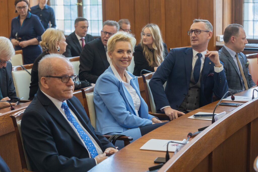 Uroczystość wręczenia zaświadczeń o wyborze do sejmiku województwa, fot. Mikołaj Kuras dla UMWKP
