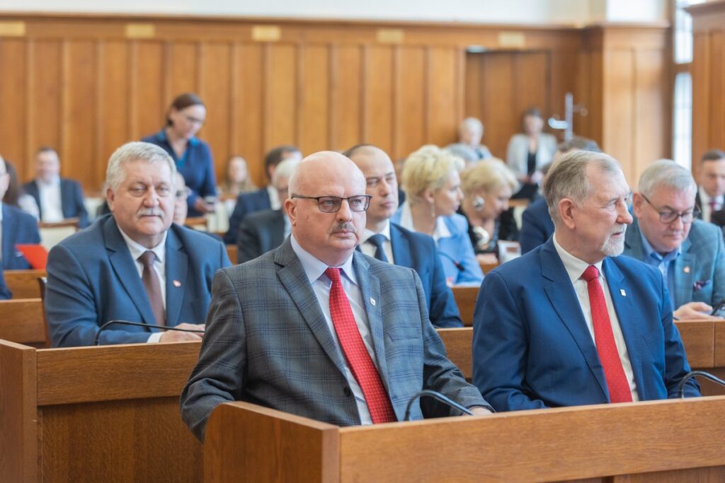 Uroczystość wręczenia zaświadczeń o wyborze do sejmiku województwa, fot. Mikołaj Kuras dla UMWKP