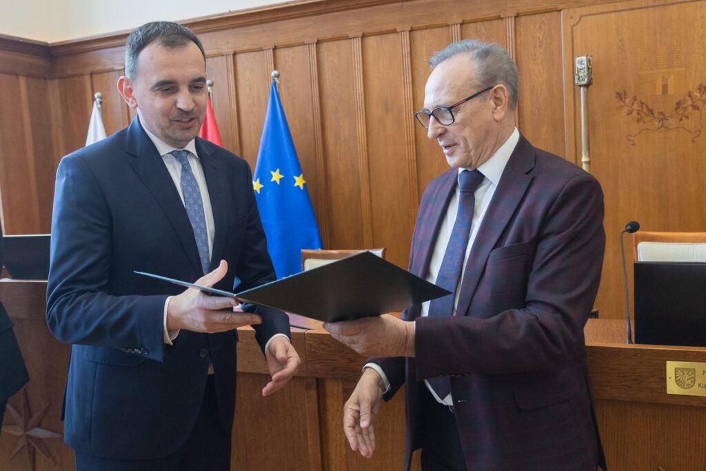 Uroczystość wręczenia zaświadczeń o wyborze do sejmiku województwa, fot. Mikołaj Kuras dla UMWKP