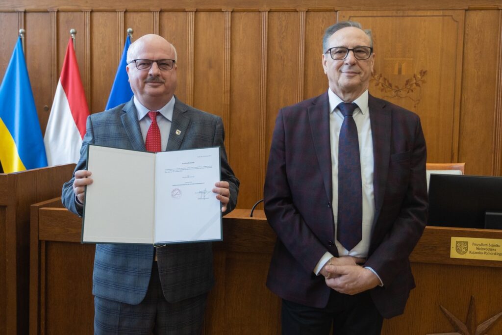 Uroczystość wręczenia zaświadczeń o wyborze do sejmiku województwa, fot. Mikołaj Kuras dla UMWKP