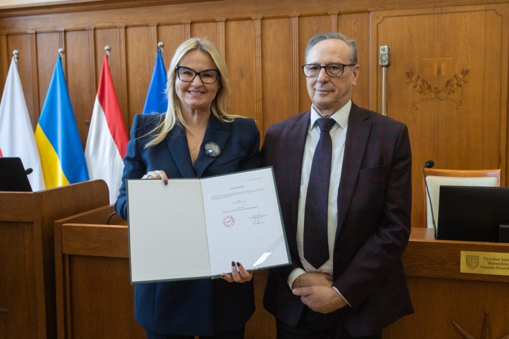 Uroczystość wręczenia zaświadczeń o wyborze do sejmiku województwa, fot. Mikołaj Kuras dla UMWKP