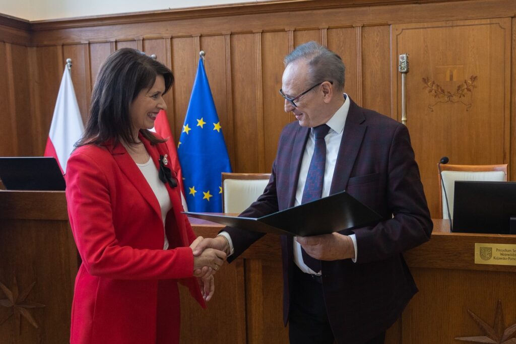 Uroczystość wręczenia zaświadczeń o wyborze do sejmiku województwa, fot. Mikołaj Kuras dla UMWKP