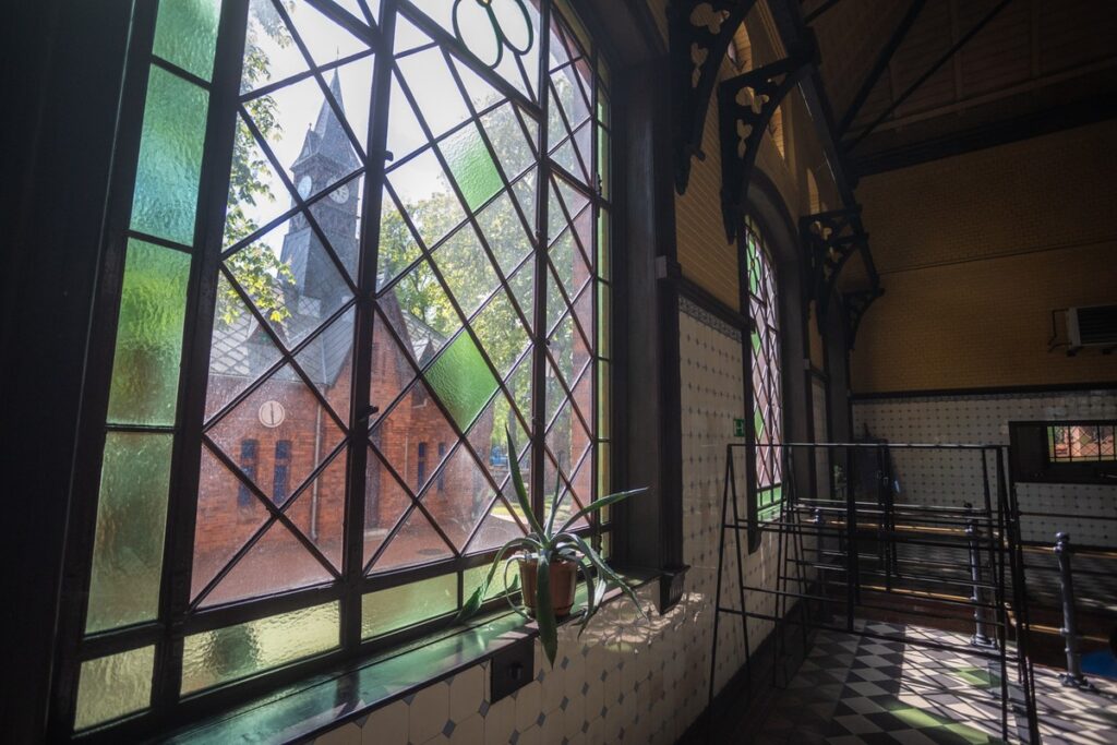 Toruń, Zwiedzanie Stacji Pomp „Stare Bielany” wraz z „Wystawą techniki wodociągowej i kanalizacyjnej”, fot. Mikołaj Kuras dla UMWKP