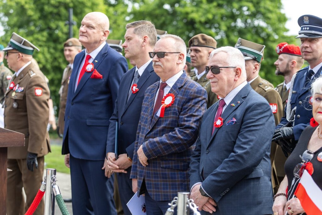 Obchody Dnia Flagi w Toruniu, fot. Szymon Zdziebło/tarantoga.pl dla UMWKP