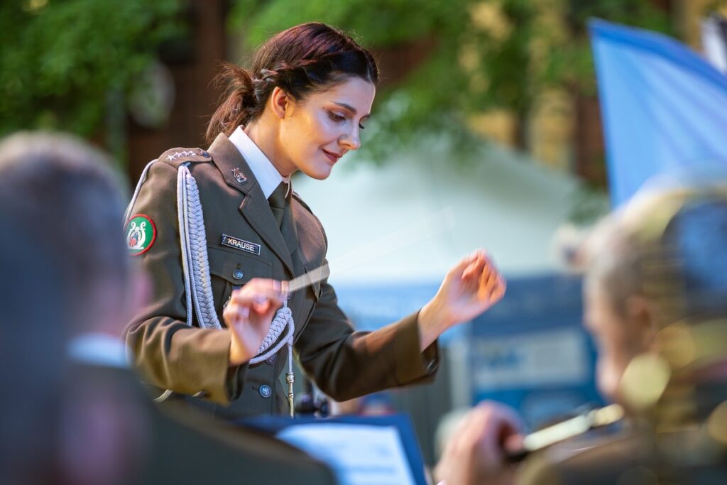 Obchody Dnia Flagi w Toruniu, fot. Szymon Zdziebło/tarantoga.pl dla UMWKP