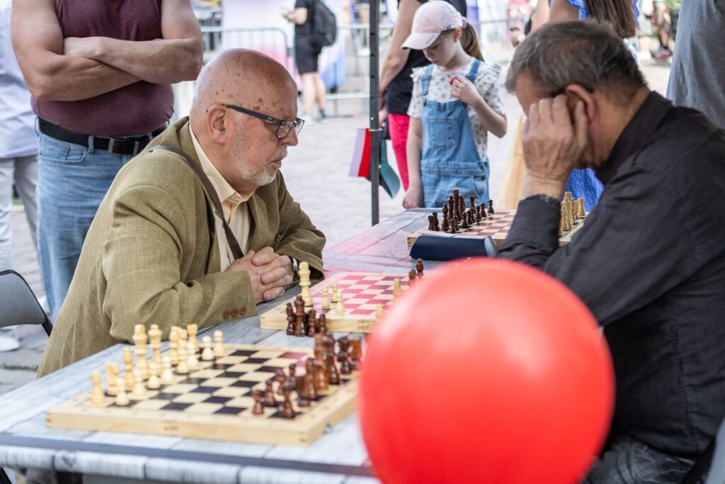 Obchody Dnia Flagi w Toruniu, fot. Szymon Zdziebło/tarantoga.pl dla UMWKP
