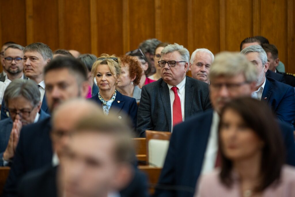 Pierwsza sesja sejmiku VII kadencji, fot. Andrzej Goiński/UMWKP