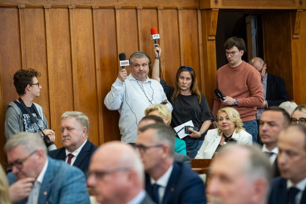 Pierwsza sesja sejmiku VII kadencji, fot. Andrzej Goiński/UMWKP