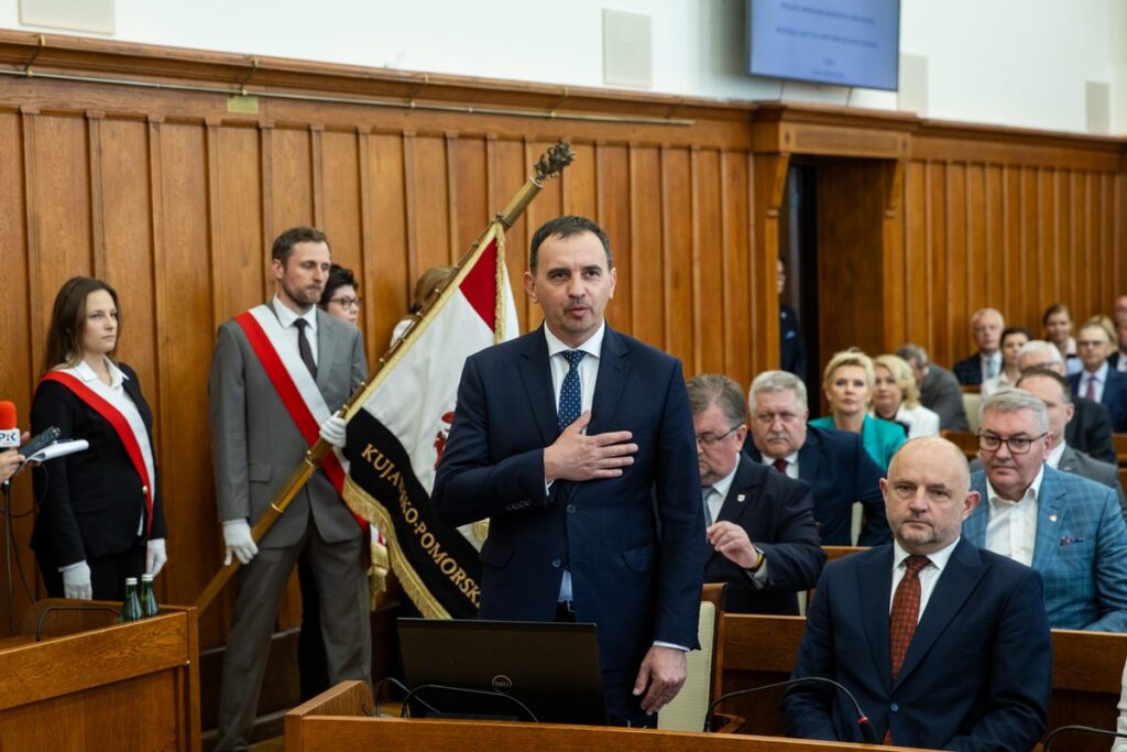 Pierwsza sesja sejmiku VII kadencji, fot. Andrzej Goiński/UMWKP