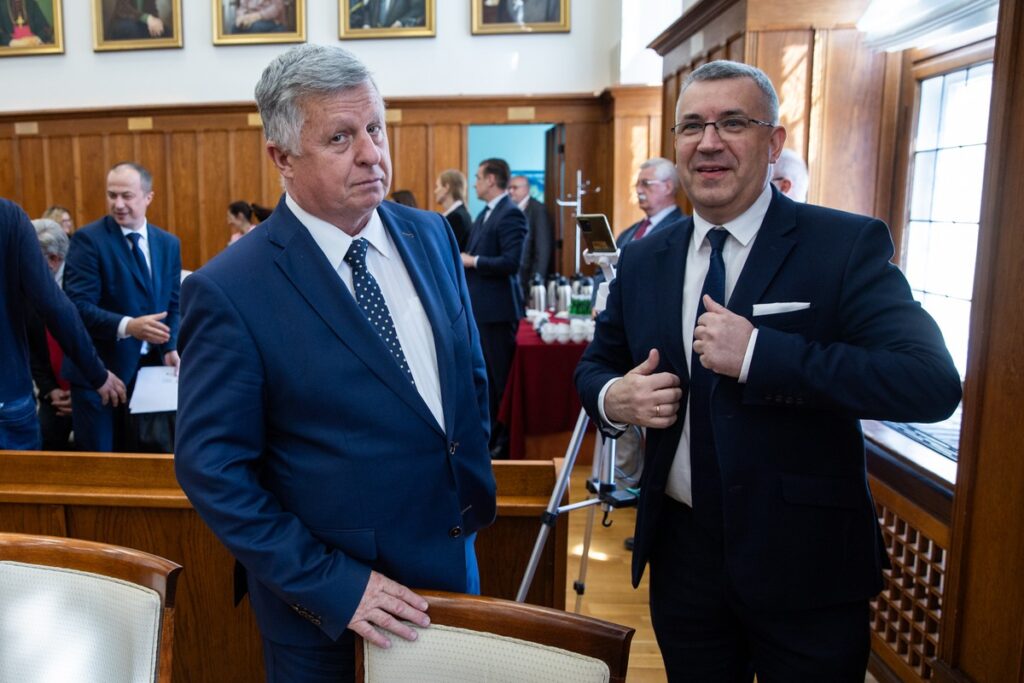 Pierwsza sesja sejmiku VII kadencji, fot. Andrzej Goiński/UMWKP