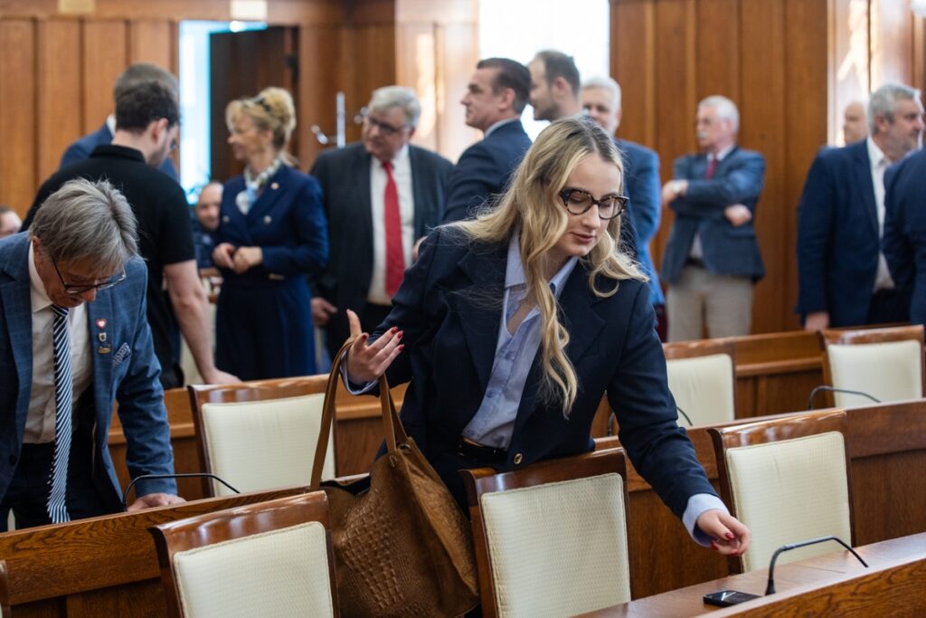 Pierwsza sesja sejmiku VII kadencji, fot. Andrzej Goiński/UMWKP