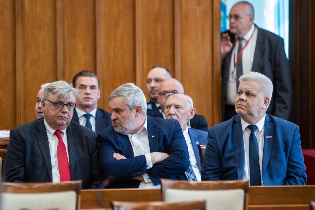 Pierwsza sesja sejmiku VII kadencji, fot. Andrzej Goiński/UMWKP