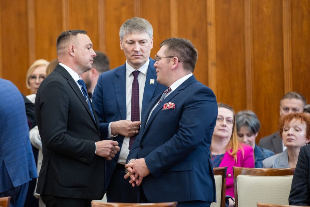 Pierwsza sesja sejmiku VII kadencji, fot. Andrzej Goiński/UMWKP