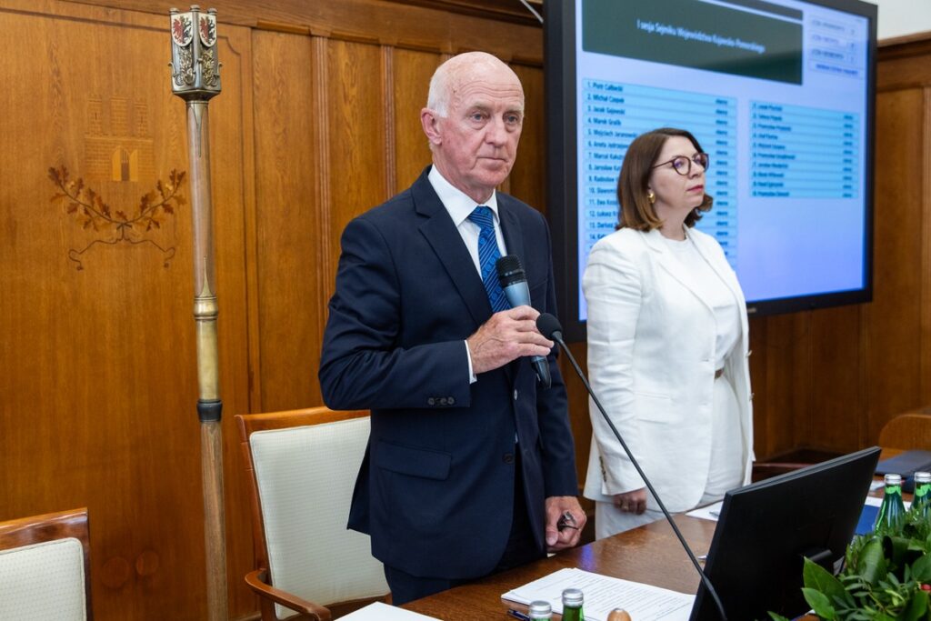 Pierwsza sesja sejmiku VII kadencji, fot. Andrzej Goiński/UMWKP