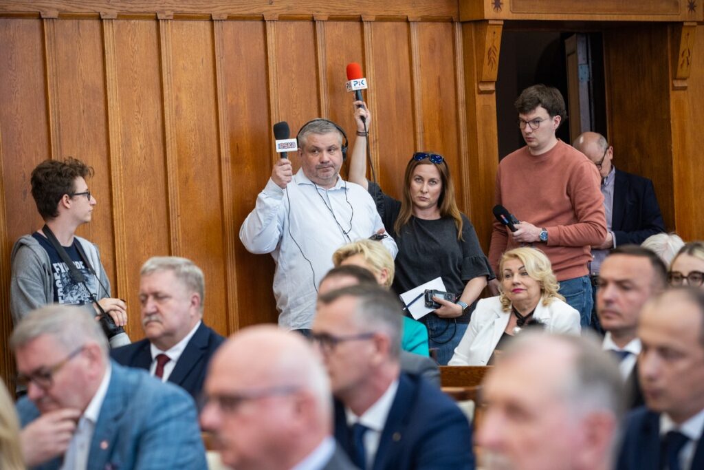 Pierwsza sesja sejmiku VII kadencji, fot. Andrzej Goiński/UMWKP