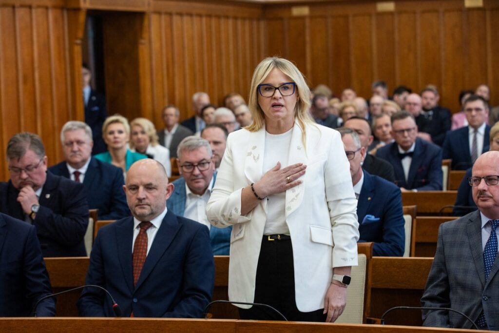 Pierwsza sesja sejmiku VII kadencji, fot. Andrzej Goiński/UMWKP