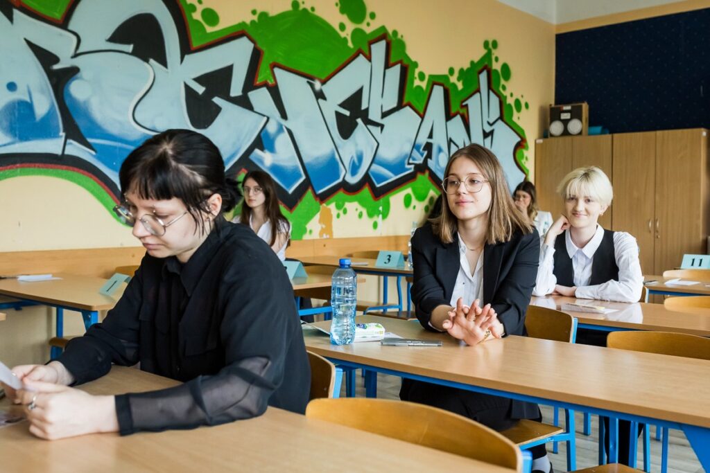 Maturzyści IV LO w Bydgoszczy, fot. Tomasz Czachorowski/eventphoto.com.pl dla UMWKP