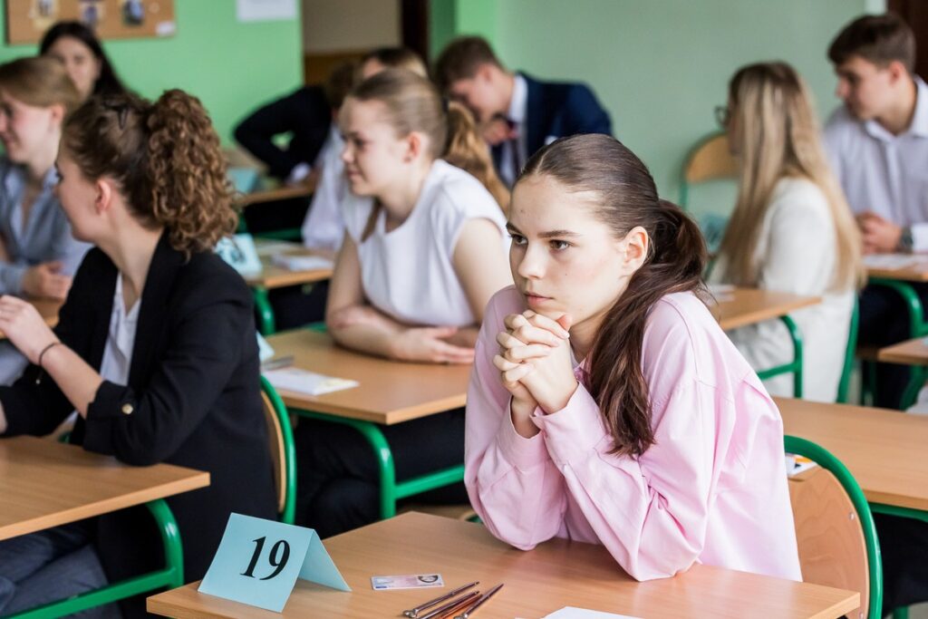 Maturzyści IV LO w Bydgoszczy, fot. Tomasz Czachorowski/eventphoto.com.pl dla UMWKP