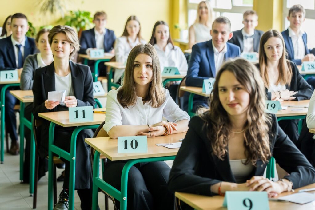 Maturzyści IV LO w Bydgoszczy, fot. Tomasz Czachorowski/eventphoto.com.pl dla UMWKP