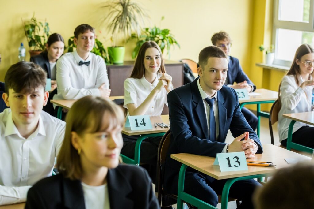 Maturzyści IV LO w Bydgoszczy, fot. Tomasz Czachorowski/eventphoto.com.pl dla UMWKP