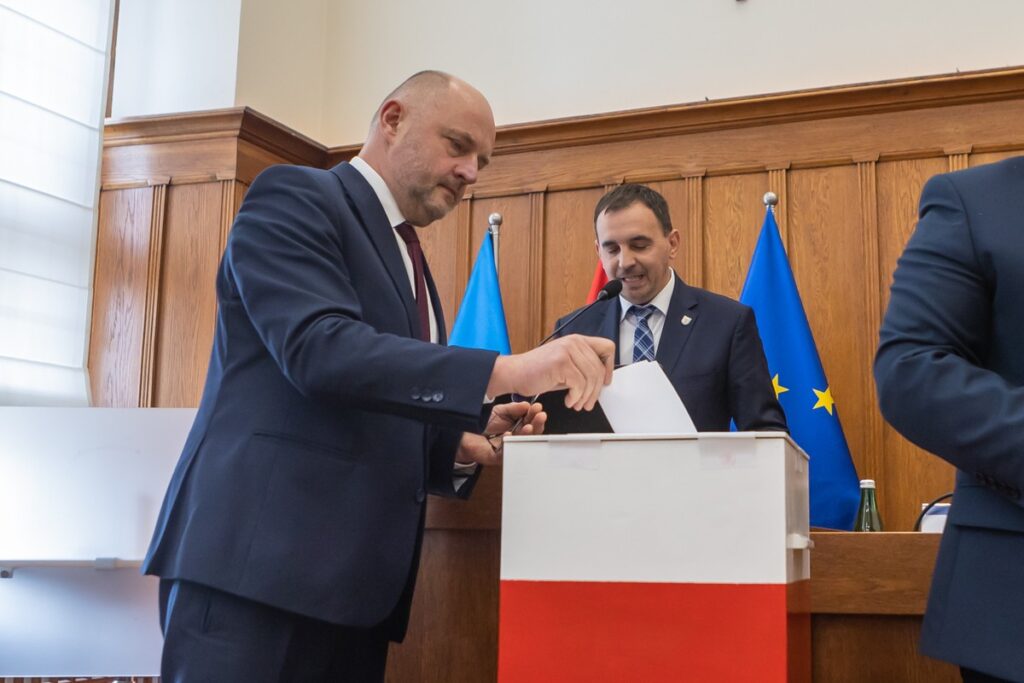 Pierwsza sesja sejmiku województwa, wybory marszałka województwa, fot. Mikołaj Kuras dla UMWKP