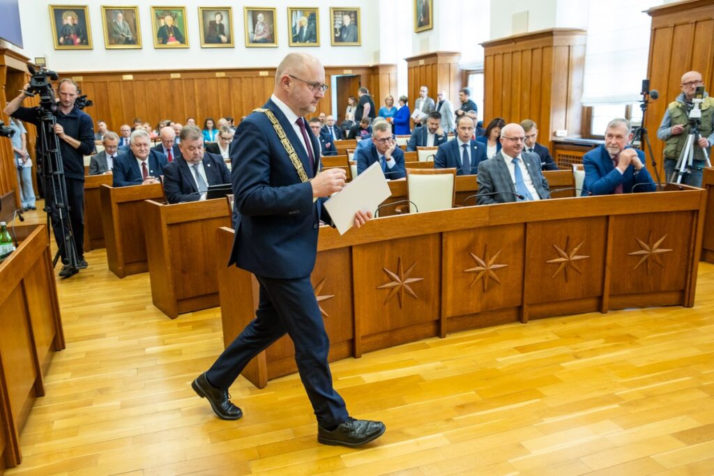Pierwsza sesja sejmiku województwa, wybory marszałka województwa, fot. Andrzej Goiński/UMWKP