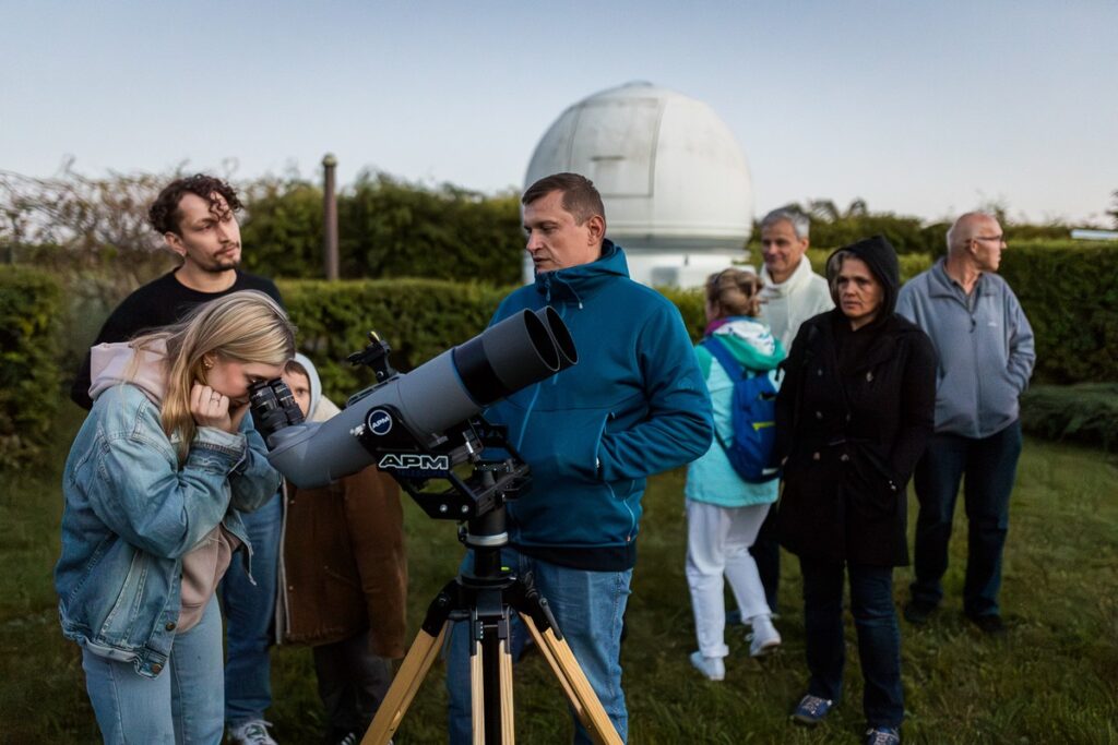 Wiosenny piknik astronomiczny w Niedźwiadach (pow. nakielski), fot. Tomasz Czachorowski, eventphoto.com.pl dla UMWKP