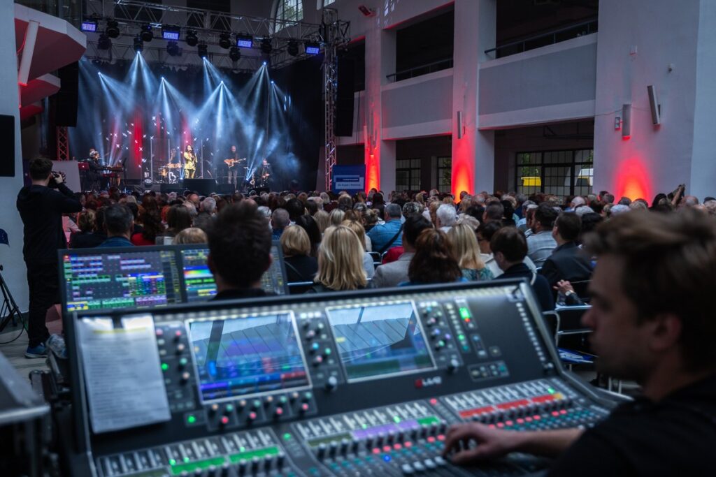 Koncert: Podróż po Europie” z okazji 20-lecia Polski w UE, fot. Szymon Zdziebło, tarantoga.pl dla UMWKP