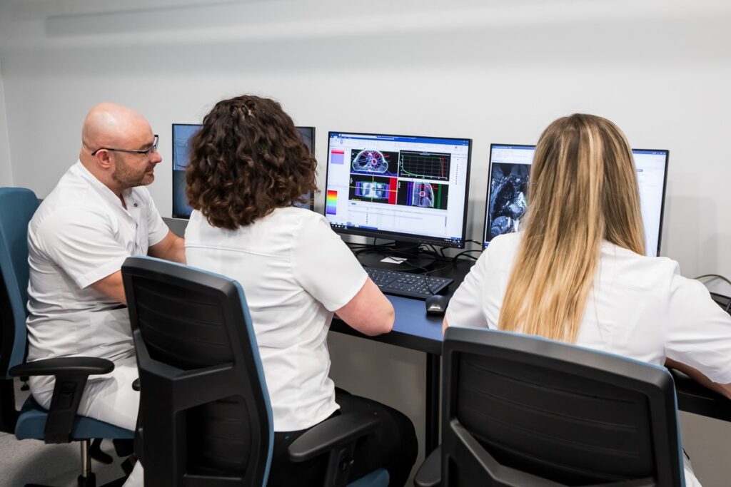 Otwarcie pracowni tzw. radioterapii adaptacyjnej w Centrum Onkologii w Bydgoszczy, fot. Tomasz Czachorowski, eventphoto.com.pl