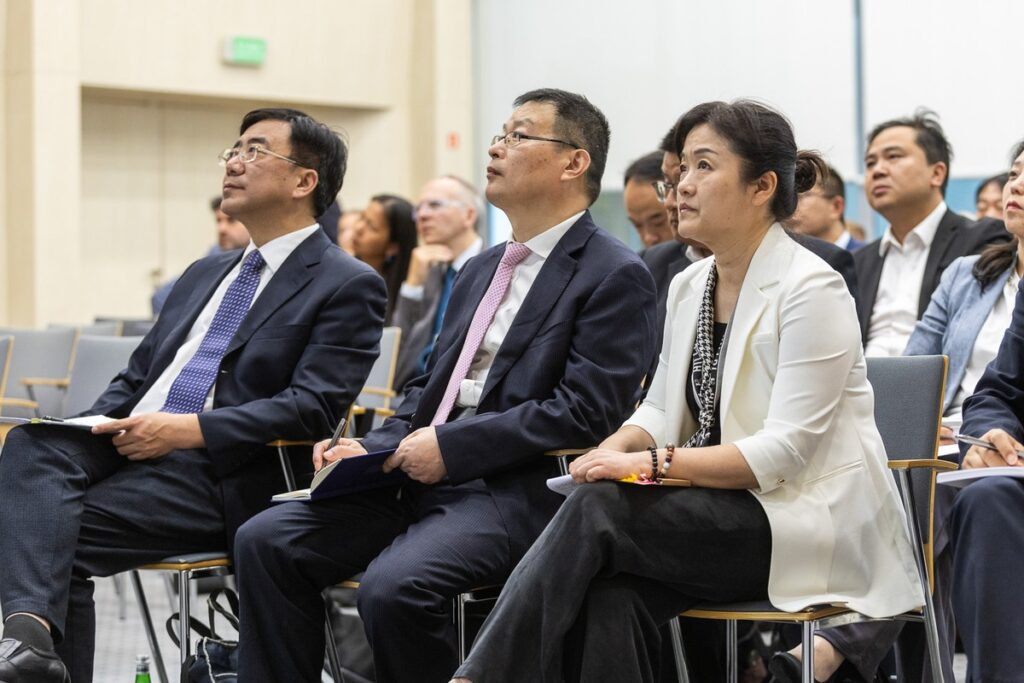 Spotkanie z delegacją z chińskiej prowincji Hubei, fot. Szymon Zdziebło/tarantoga.pl dla UMWKP