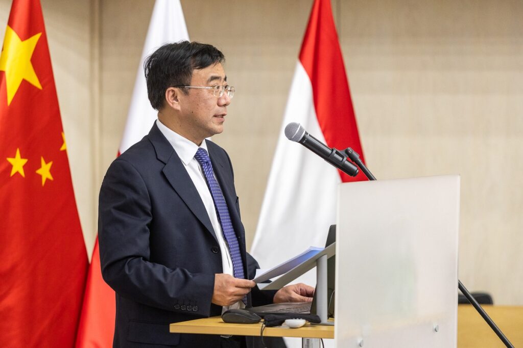 Spotkanie z delegacją z chińskiej prowincji Hubei, fot. Szymon Zdziebło/tarantoga.pl dla UMWKP