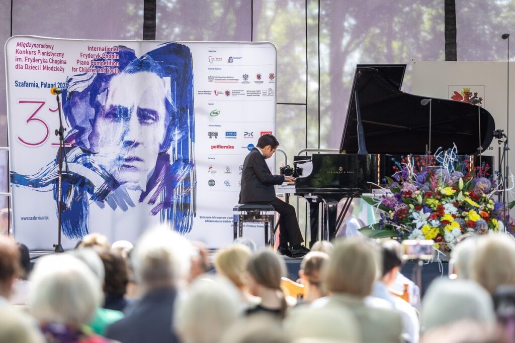 Zakończenie Konkursu Pianistycznego w Szafarni fot. Szymon Zdziebło/tarantoga.pl dla UMWKP