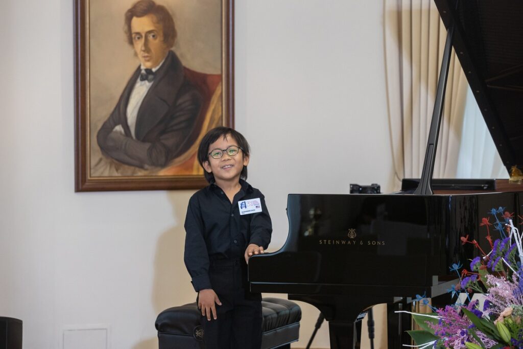 Pierwszy dzień Konkursu Pianistycznego w Szafarni fot. Mikołaj Kuras dla UMWKP